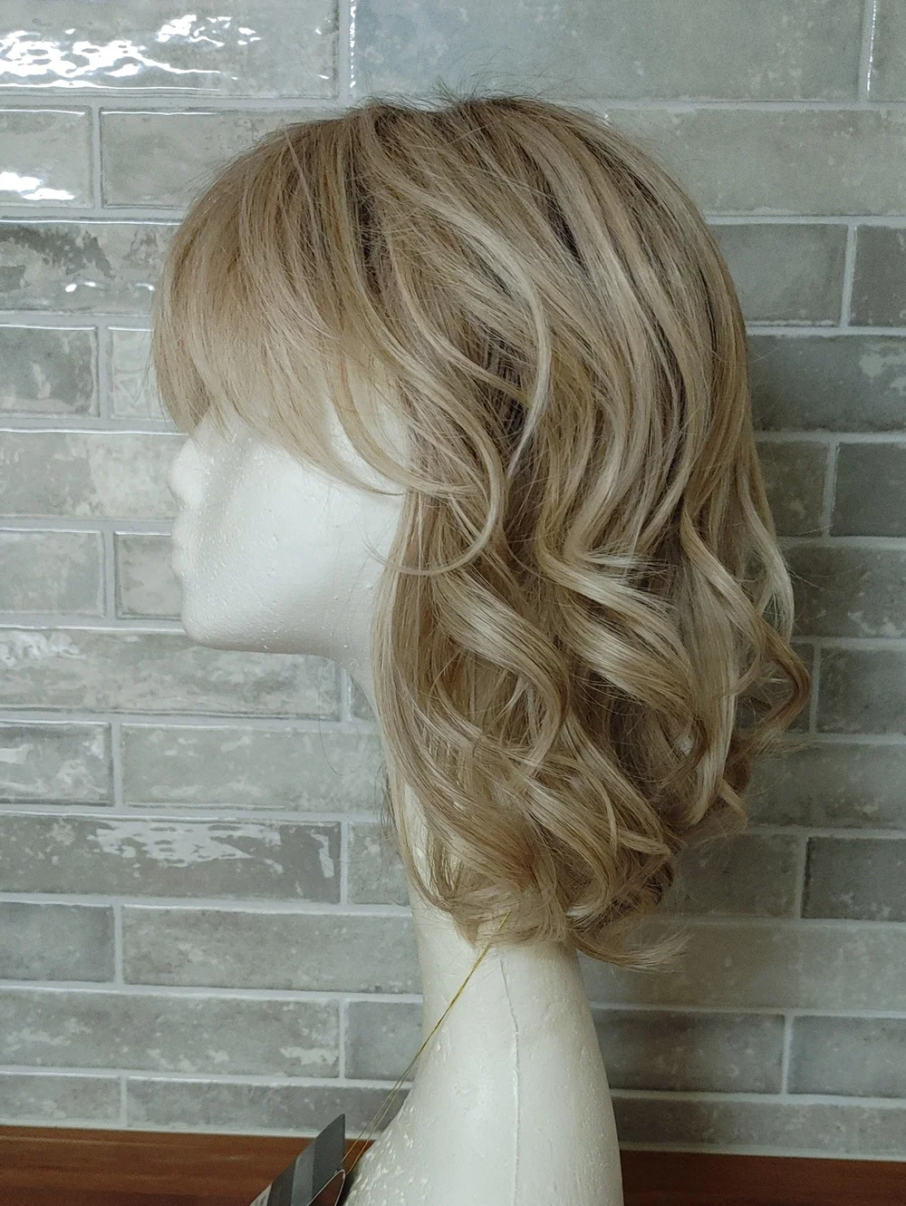 Belle Tress Granada Crushed Almond Blonde R Wig NWT